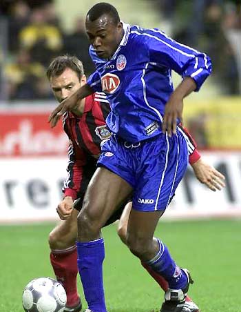 然表现出强 然表现出强